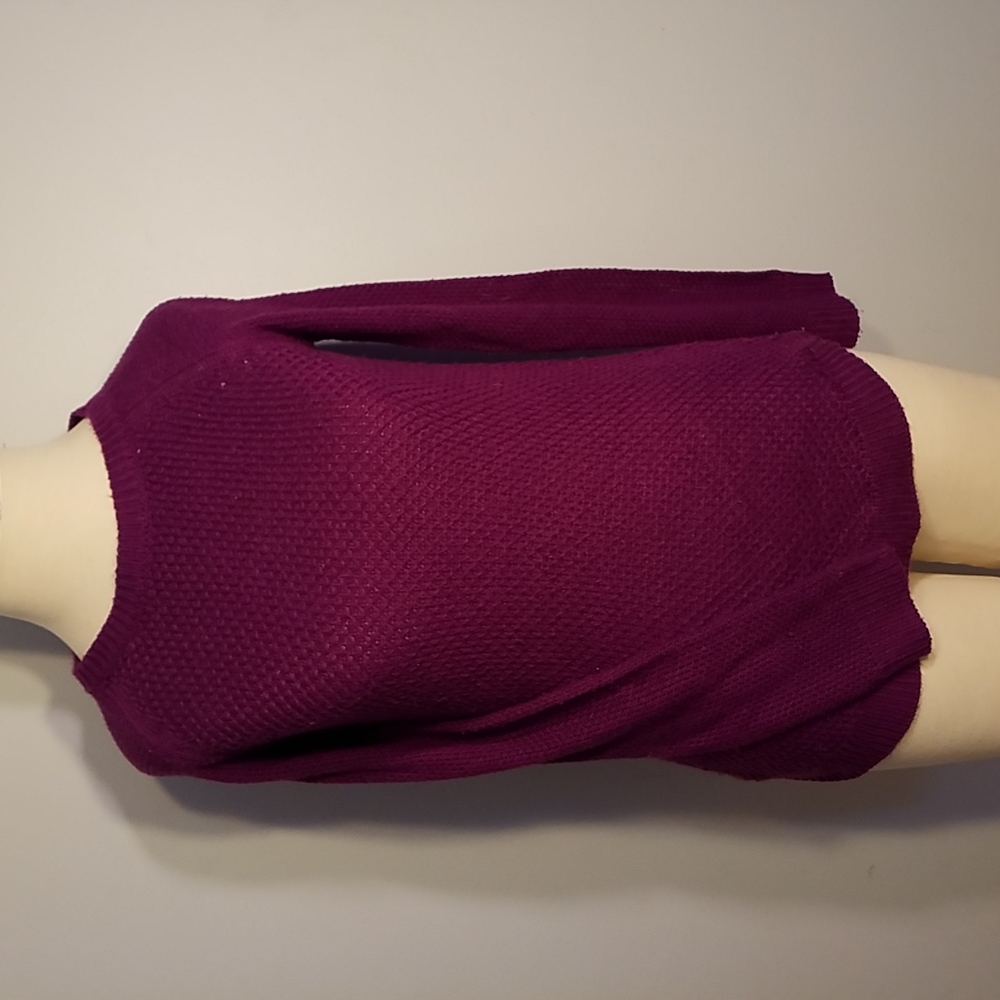 3/$25 SWEATER SO Crew Neck Purple Plum S Round Neck Scoop Bottom